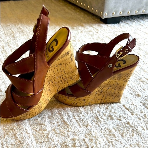 🤩SUPER SALE 🤩Guess Brown Leather Wedge Sandals with Strappy Design - Picture 12 of 12